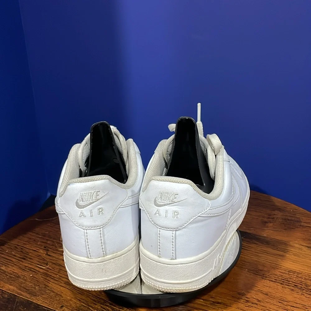 Nike White Air Force 1 - Picture 2 of 8
